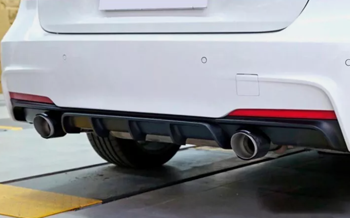 Suitable for BMW 3 Series F30 F35 rear bumper diffuser lip