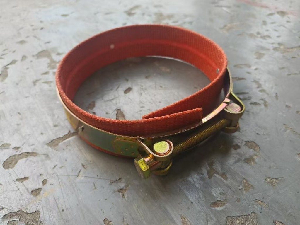 Shovel belt dust mask