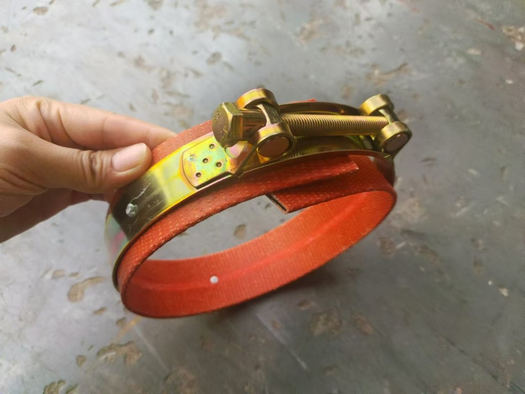 Shovel belt dust mask