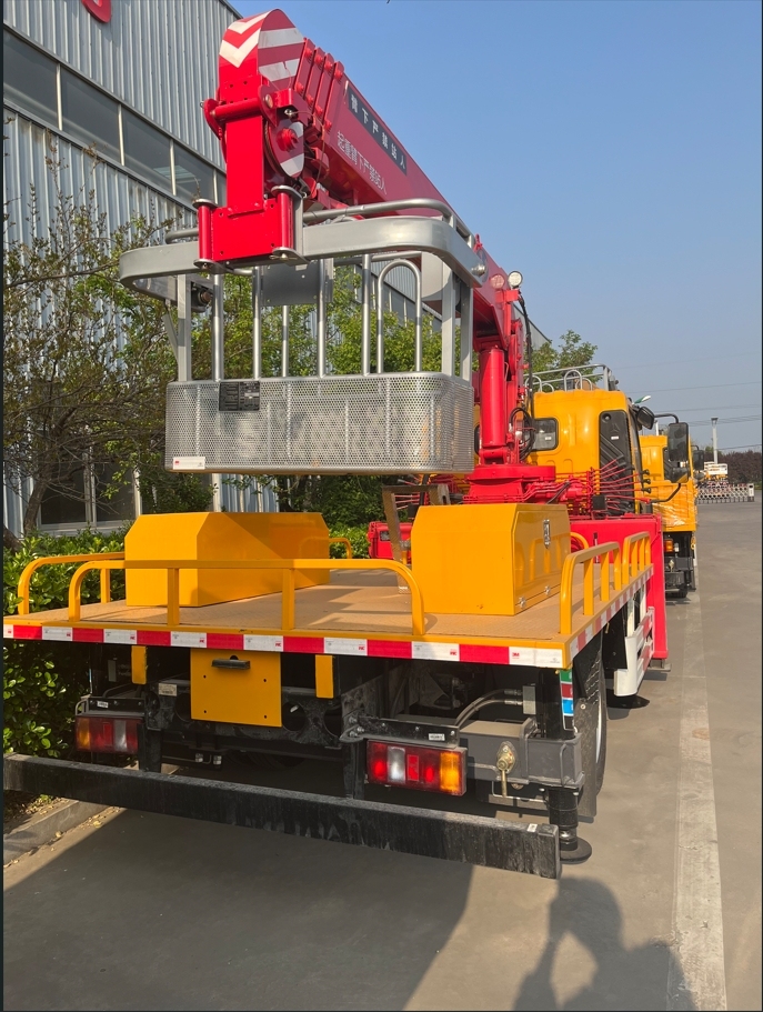 Truck crane 5T