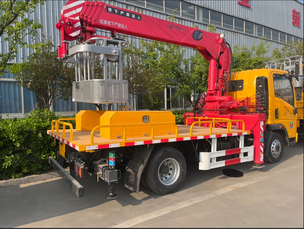 Truck crane 5T