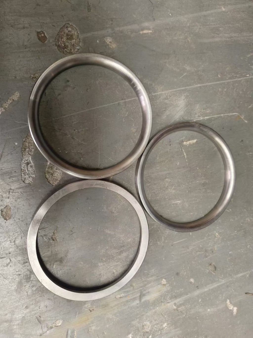 Hub support shaft spacer