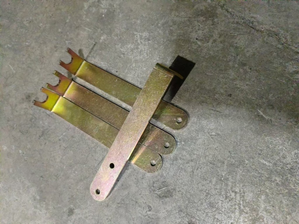 Loader throttle pedal bracket