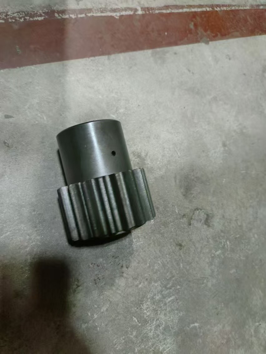 Wheel side sun gear of loader