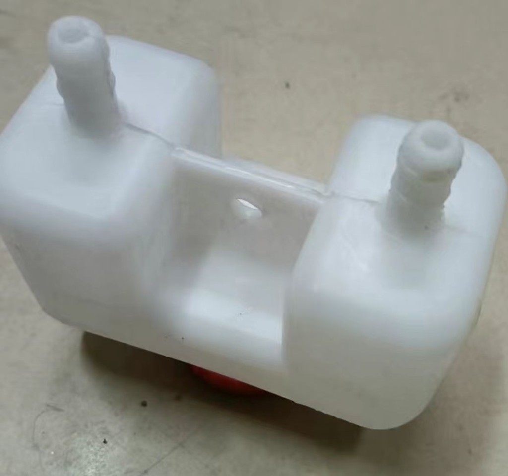 Loader brake oil pot