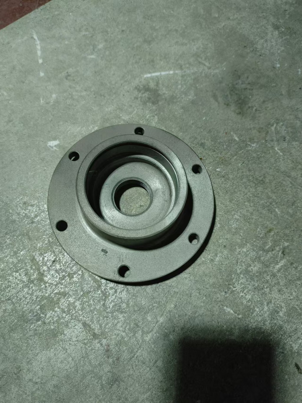 Transmission housing end cover