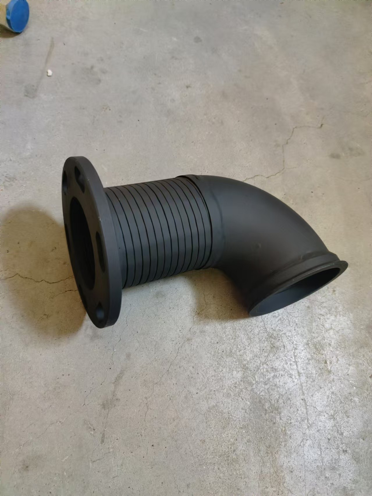 Loader exhaust pipe assembly