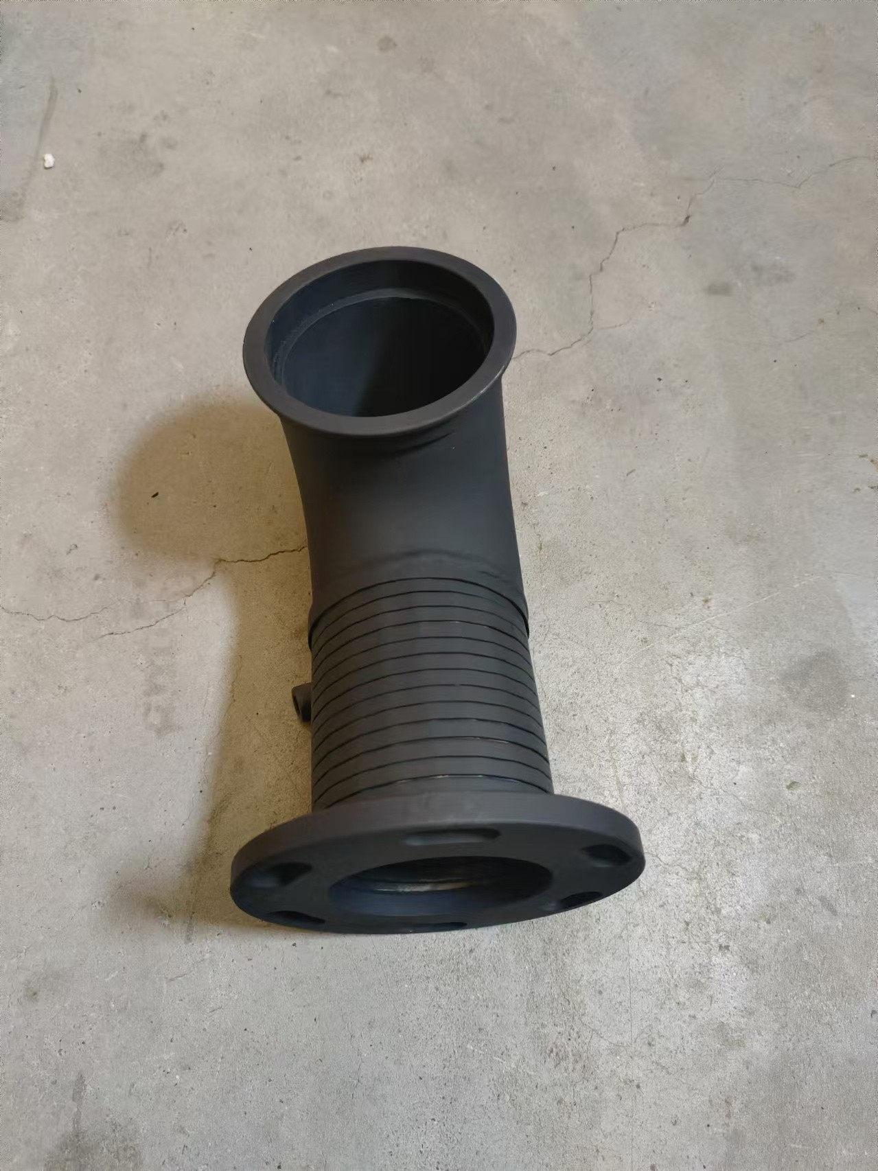 Loader exhaust pipe assembly