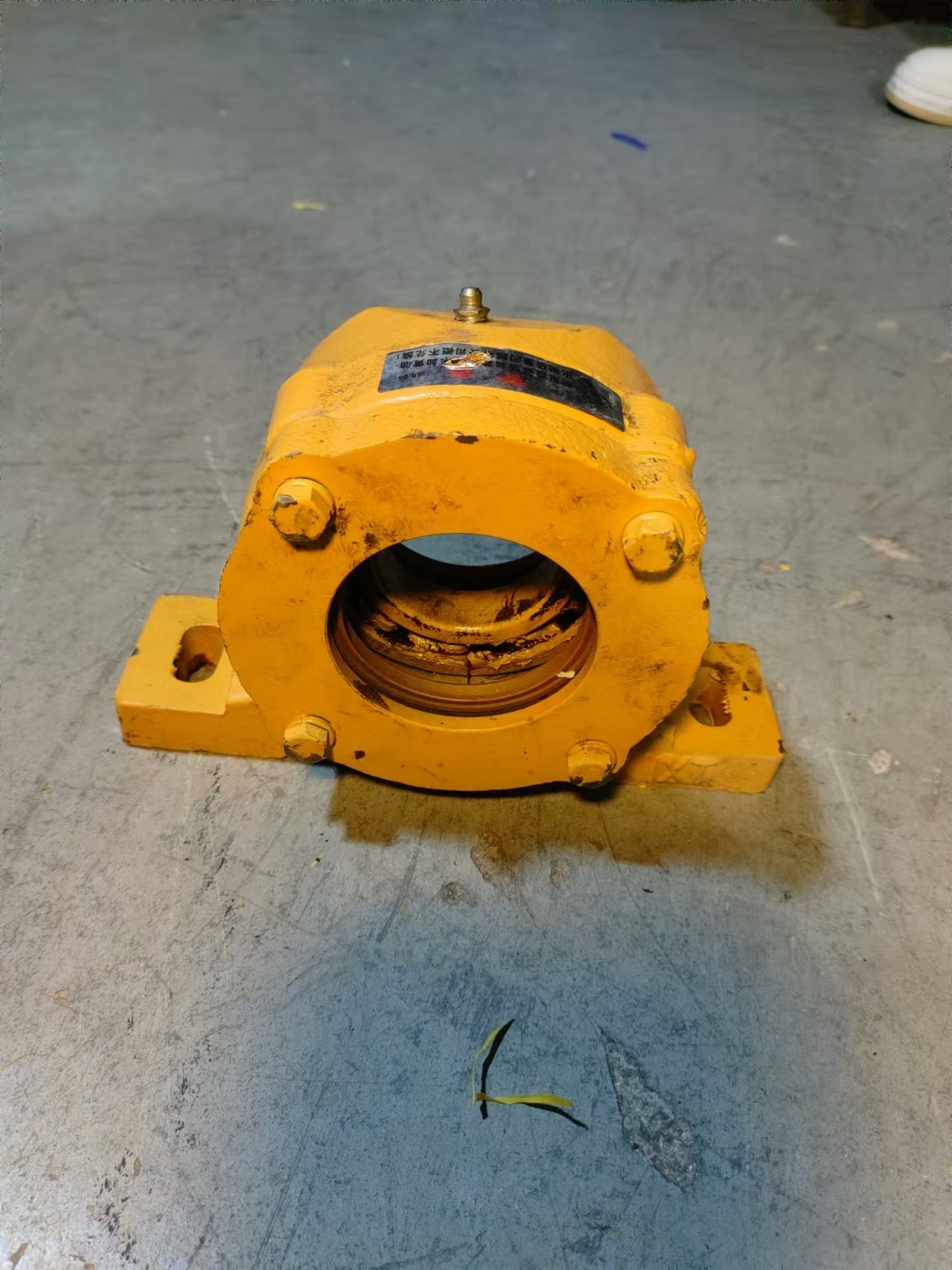 Loader drive shaft 956 hoist