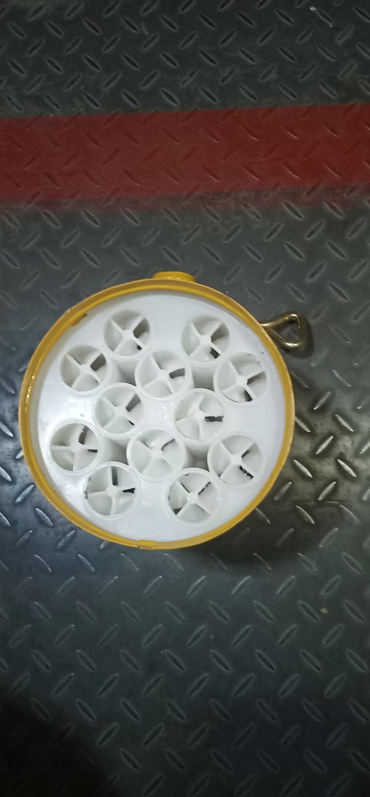 Deutz type air filter connection